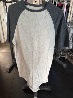 Denim & Flower Two-Tone Gray Raglan Short Sleeve Tee